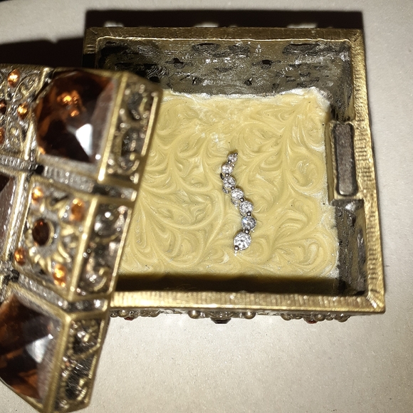 Steal 1700 Value DIAMOND DROP PENDENT Reg/$1780 - Picture 4 of 6